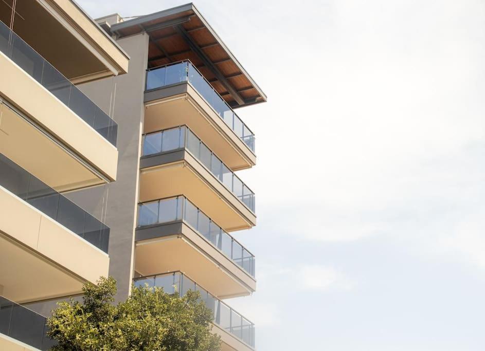 100 M From The With And Jacuzzi Included Appartamento Lignano Sabbiadoro