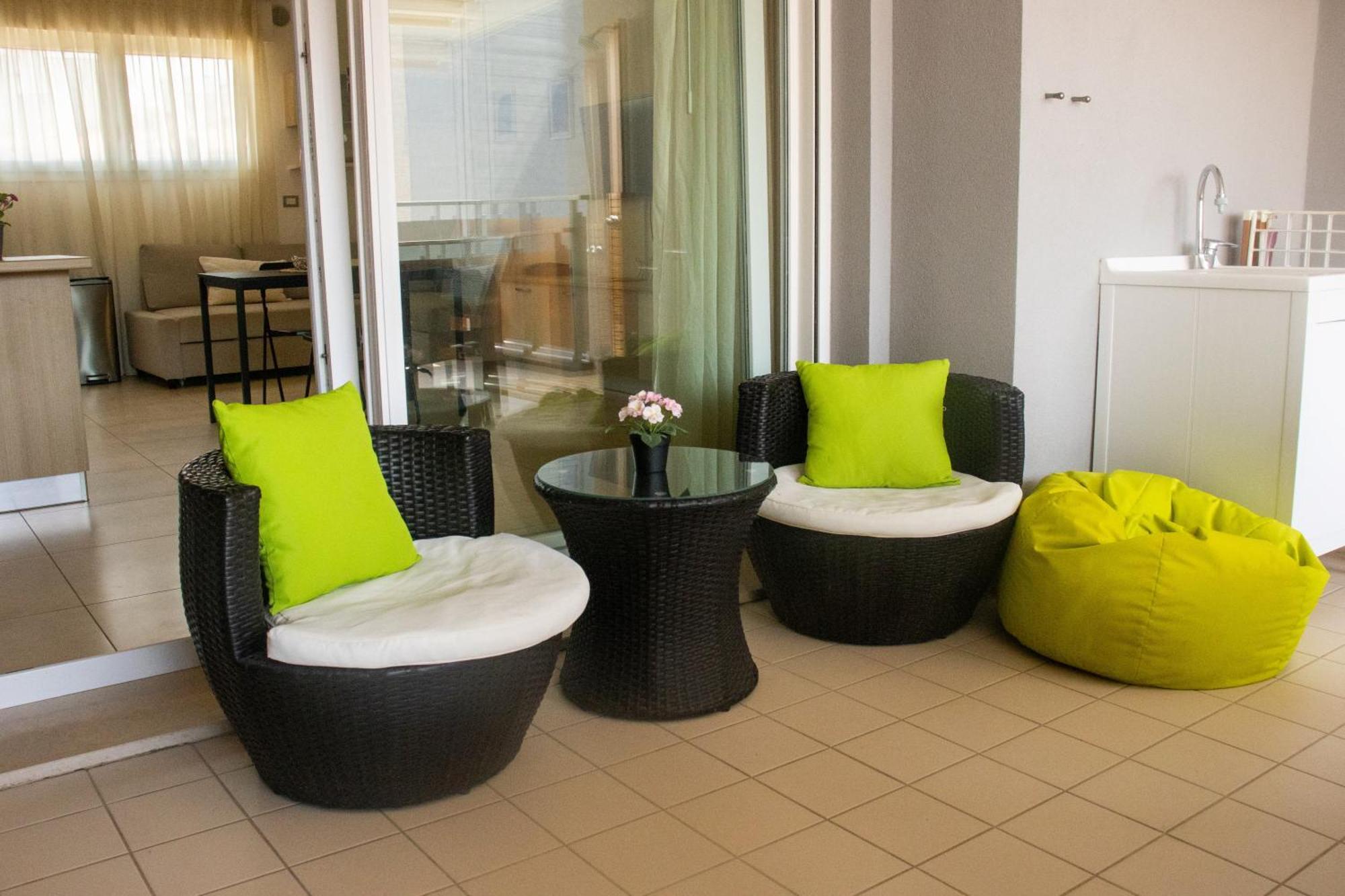 100 M From The With And Jacuzzi Included *