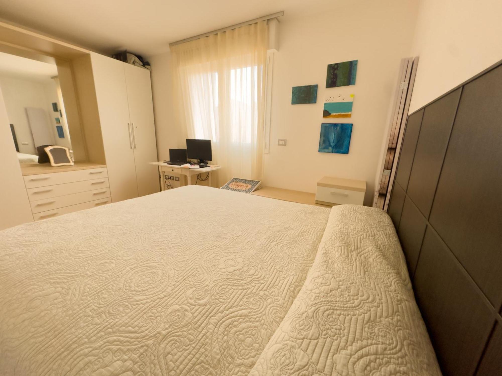 Appartamento 100 M From The With And Jacuzzi Included *