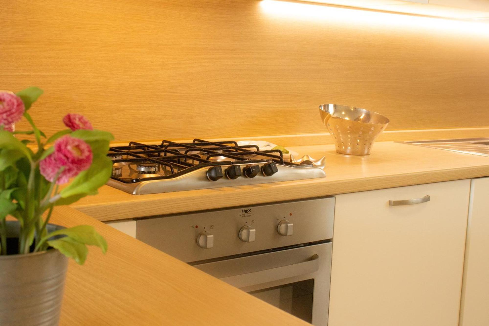 Appartamento 100 M From The With And Jacuzzi Included