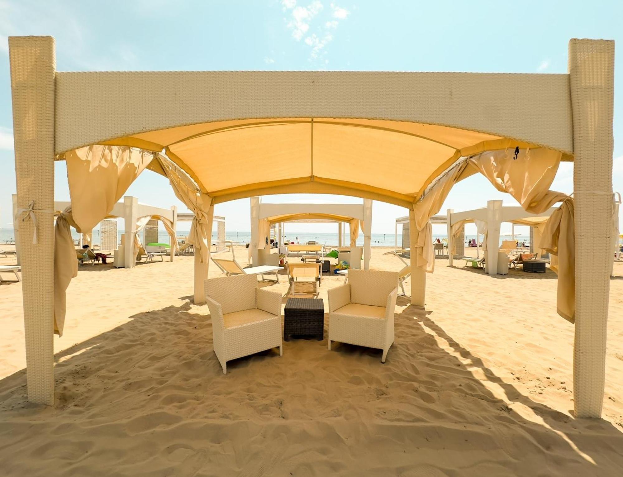100 M From The With And Jacuzzi Included Appartamento *