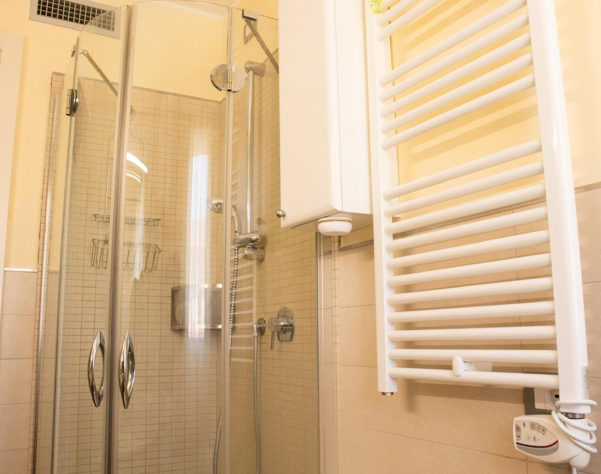 100 M From The With And Jacuzzi Included Appartamento *