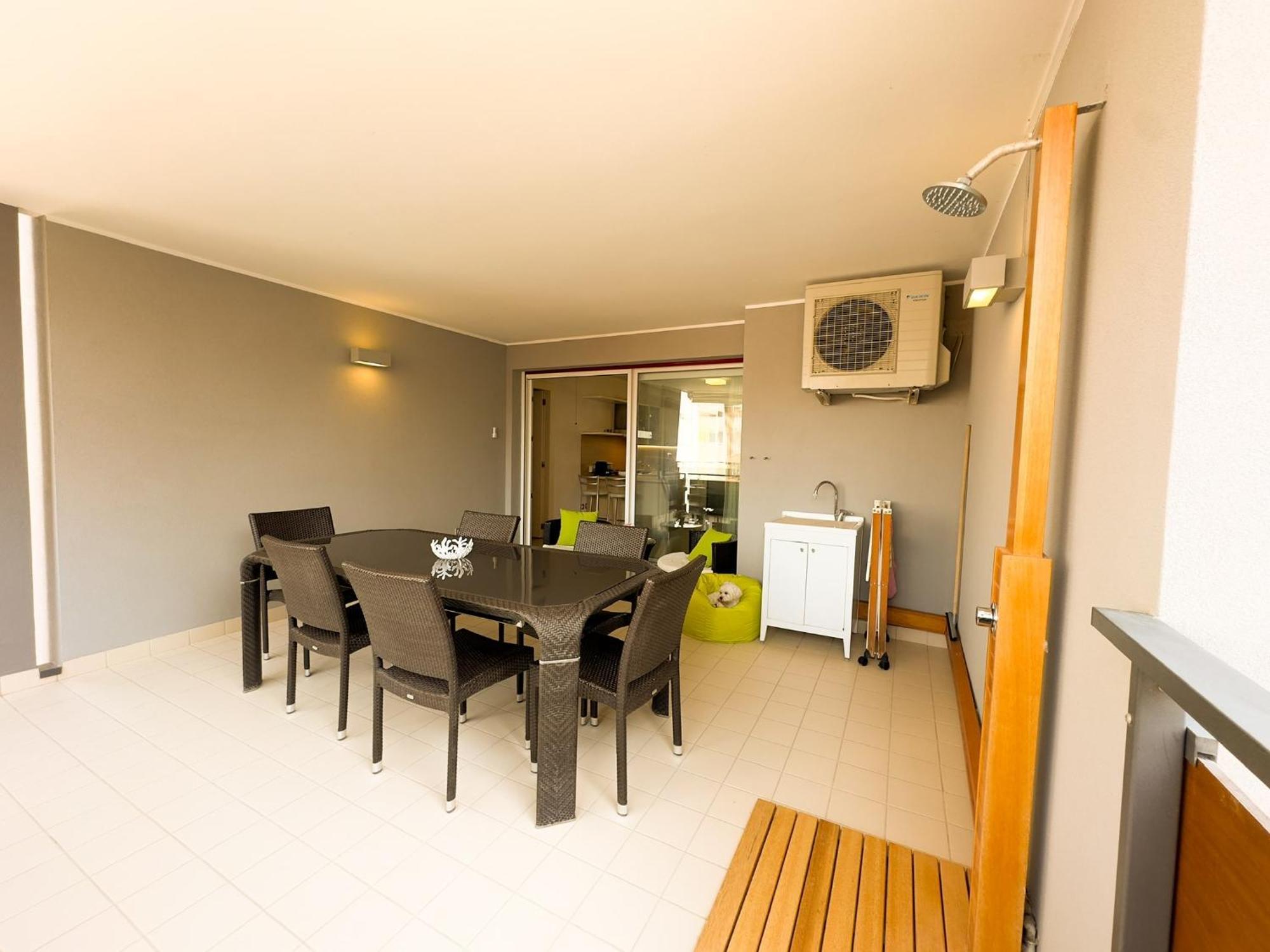 100 M From The With And Jacuzzi Included *