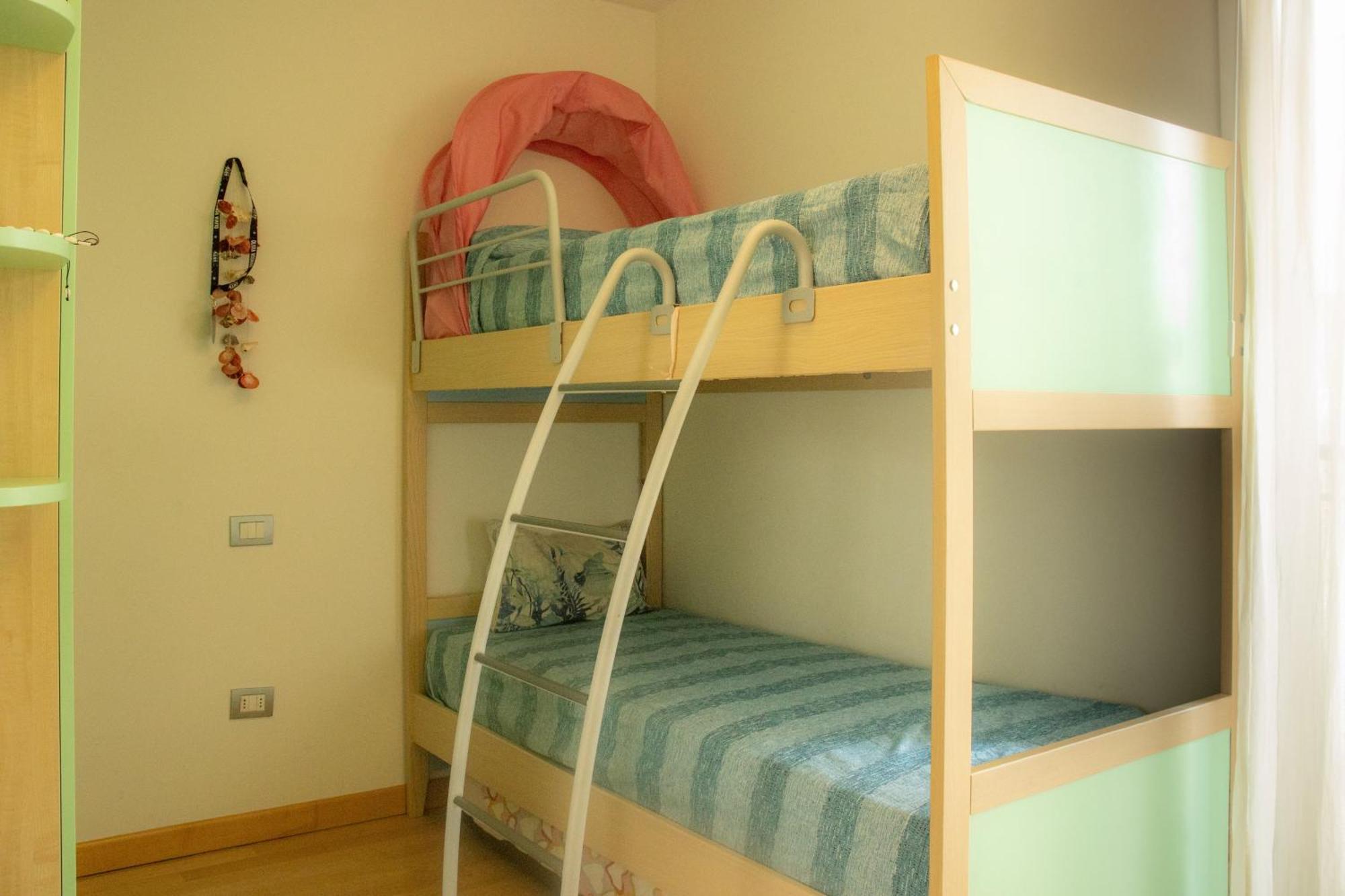 100 M From The With And Jacuzzi Included Appartamento *