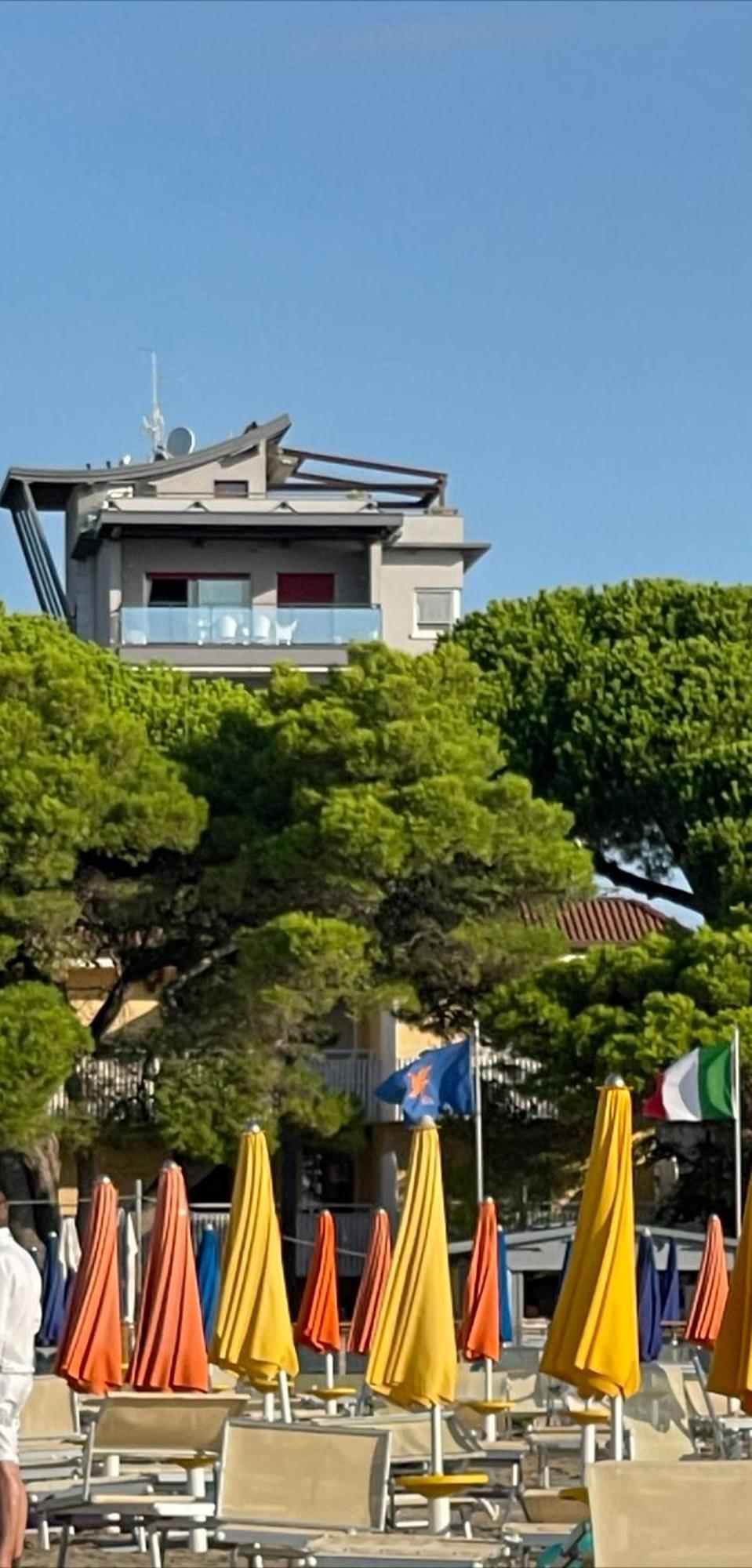 Appartamento 100 M From The With And Jacuzzi Included