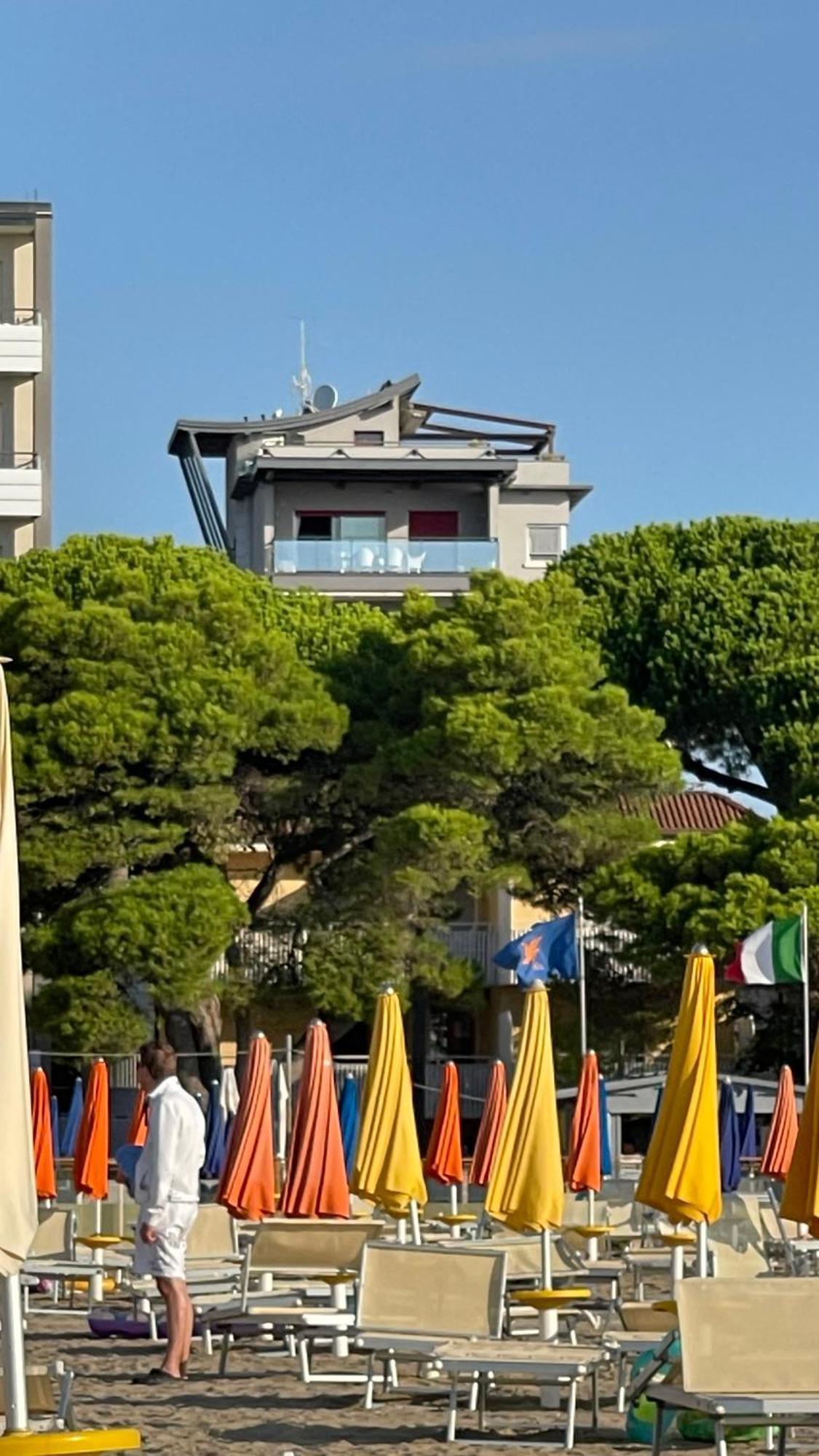Appartamento 100 M From The With And Jacuzzi Included