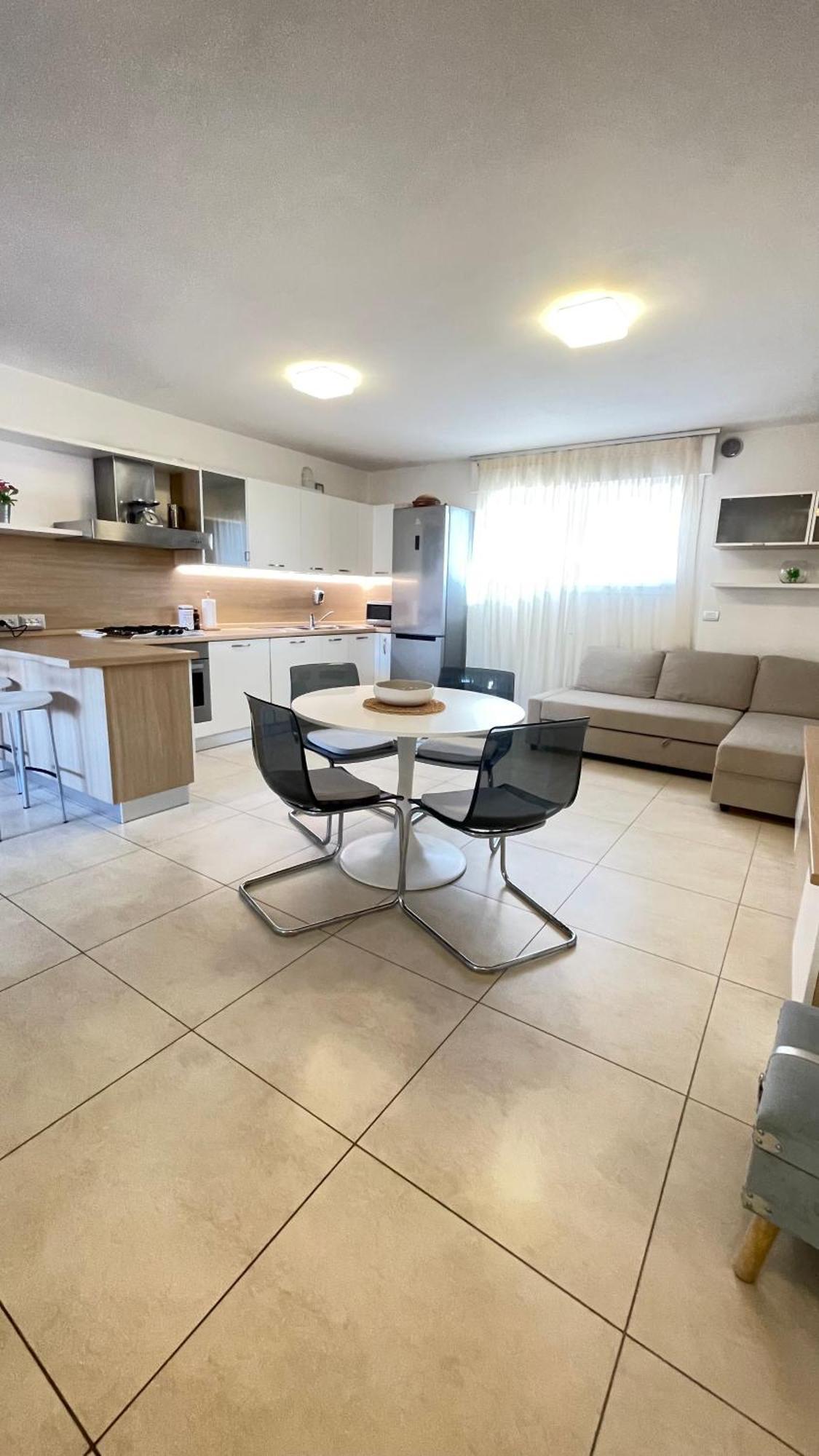 Appartamento 100 M From The With And Jacuzzi Included *