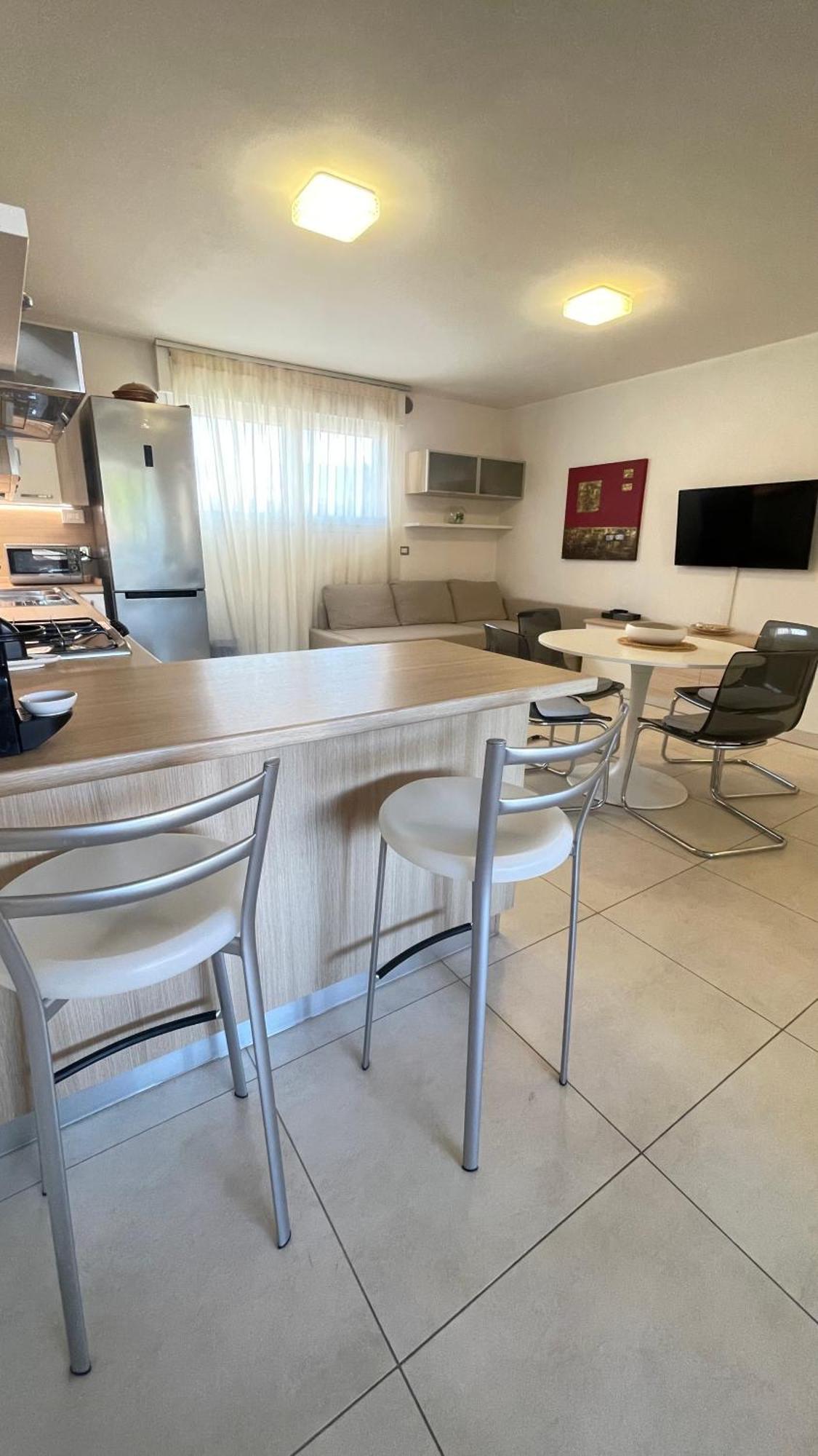 Appartamento 100 M From The With And Jacuzzi Included Lignano Sabbiadoro