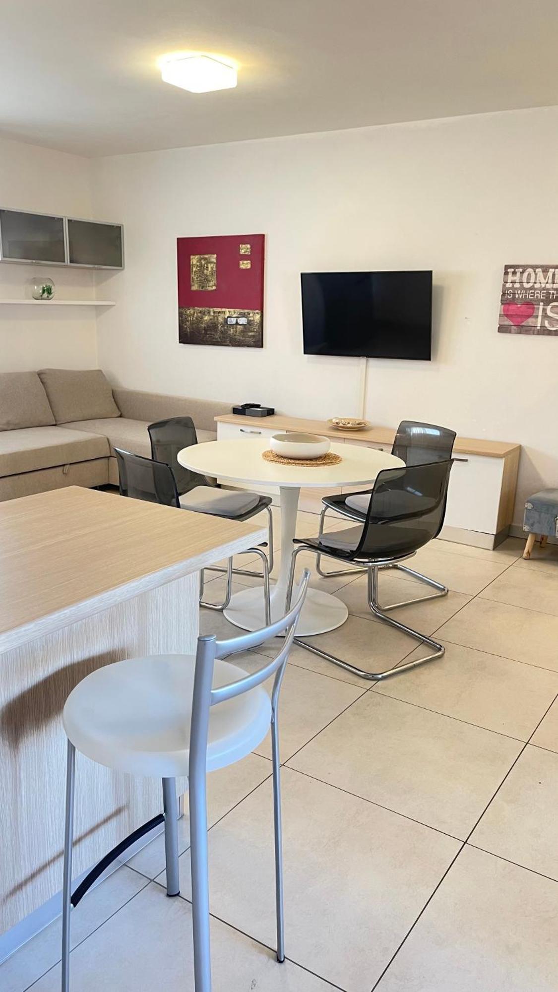 100 M From The With And Jacuzzi Included Appartamento *